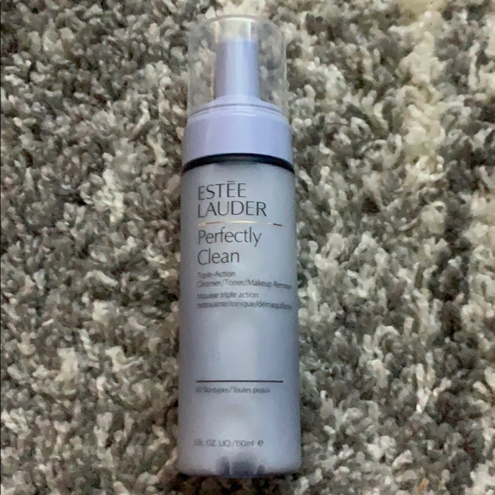 Estee Lauder Perfectly Clean